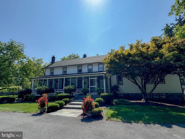 39 Mountain Rd, Sugarloaf, PA 18249