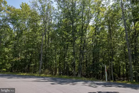 64 Huron Cir, Hazleton, PA 18202