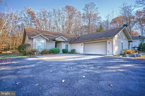 278 S Mountain Blvd, Mountain Top, PA 18707