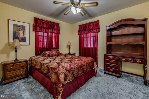 Bedroom - 4 Hunter Rd, Hazleton, PA 18201 photo 4 of 6