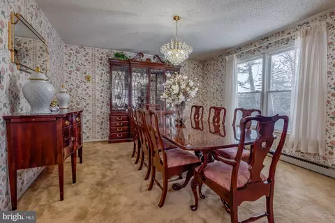 Dining - 4 Hunter Rd, Hazleton, PA 18201 photo 3 of 6