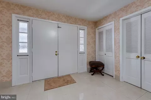 Entry Way - 4 Hunter Rd, Hazleton, PA 18201 photo 2 of 2