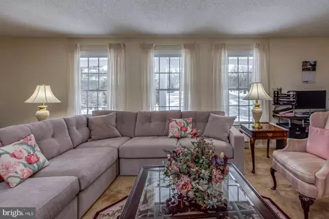 Living - 4 Hunter Rd, Hazleton, PA 18201 photo 1 of 2