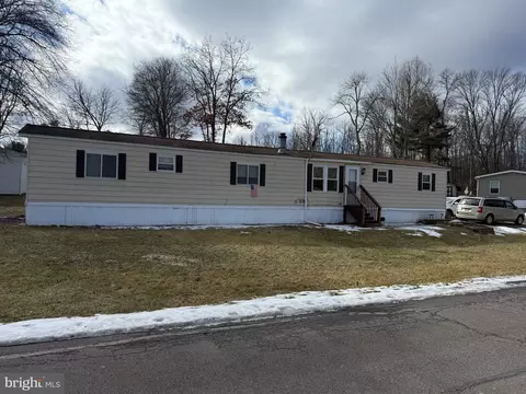 113 Valley Stream Park, Mountain Top, PA 18707