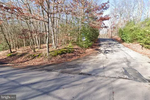 102 Buck Ridge Ln, Drums, PA 18222