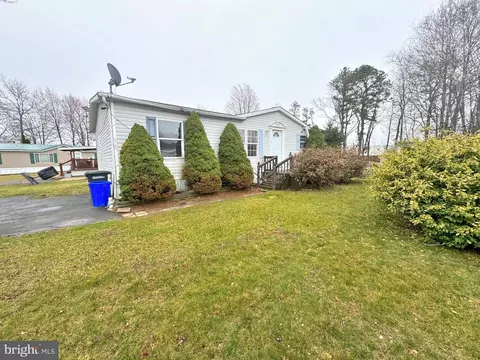 189 Birch Knoll Dr, Hazleton, PA 18201 photo 1