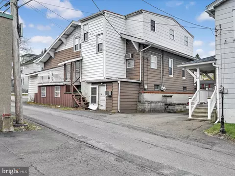 531 W 5th St, Hazleton, PA 18201