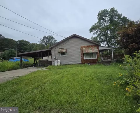 21 Eleanor Dr, Hunlock Creek, PA 18621