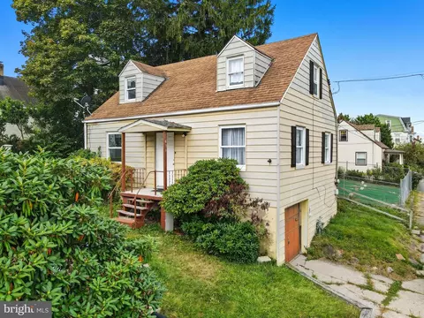 Exterior - 436 E Chestnut St, Hazleton, PA 18201 photo 2 of 6