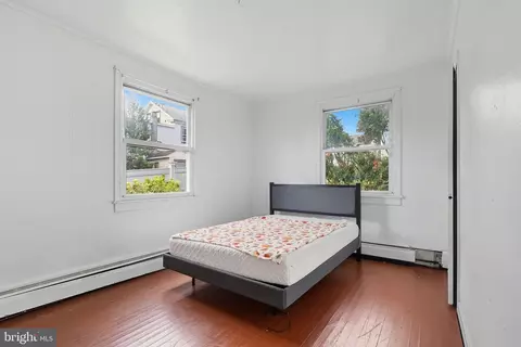 Bedroom - 436 E Chestnut St, Hazleton, PA 18201 photo 2 of 6