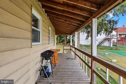 Exterior - 436 E Chestnut St, Hazleton, PA 18201 photo 4 of 6