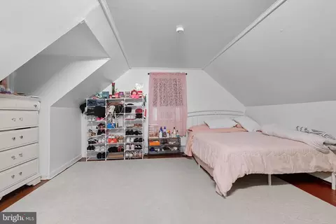 Bedroom - 436 E Chestnut St, Hazleton, PA 18201 photo 5 of 6