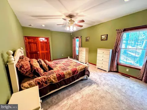 Bedroom - 113 Silver Cloud Ln, Hazleton, PA 18202 photo 2 of 5