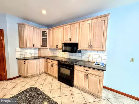 Kitchen - 113 Silver Cloud Ln, Hazleton, PA 18202 photo 3 of 4