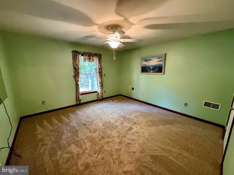 Bedroom - 113 Silver Cloud Ln, Hazleton, PA 18202 photo 3 of 5