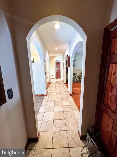 Entry Way - 113 Silver Cloud Ln, Hazleton, PA 18202 photo 5 of 5