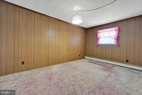 Bedroom - 728 E 3rd St, Hazleton, PA 18201 photo 5 of 6