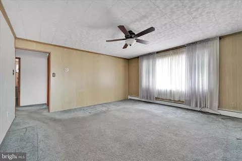 Living - 728 E 3rd St, Hazleton, PA 18201 photo 1 of 2