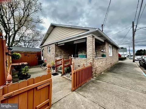 728 E 3rd St, Hazleton, PA 18201