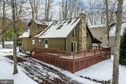 233 Shingle Mill Dr, Drums, PA 18222