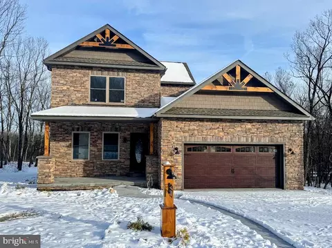 107 S Honeysuckle Dr, Hazle Township, PA 18202