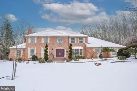 911 Seybert St, Hazleton, PA 18201