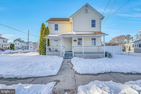 187 Sharpe St, Wyoming, PA 18644