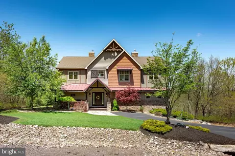 968 Scots Pine Ln, Hazle Township, PA 18202