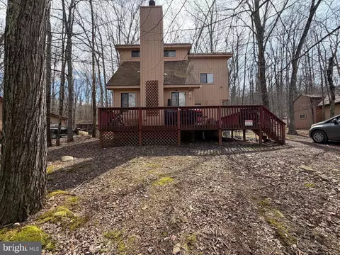 63 Holiday Dr, White Haven, PA 18661