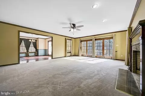 Living - 1424 E Broad St, Hazleton, PA 18201 photo 4 of 7