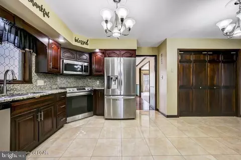 Kitchen - 1424 E Broad St, Hazleton, PA 18201 photo 5 of 6