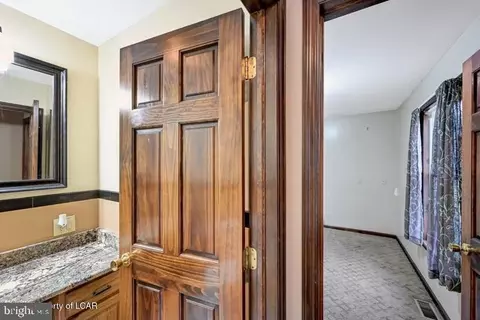 Entry Way - 1424 E Broad St, Hazleton, PA 18201 photo 4 of 10