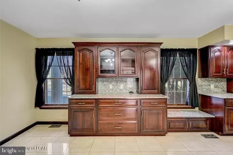 Entry Way - 1424 E Broad St, Hazleton, PA 18201 photo 3 of 10
