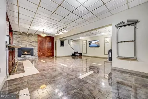 Living - 1424 E Broad St, Hazleton, PA 18201 photo 6 of 7