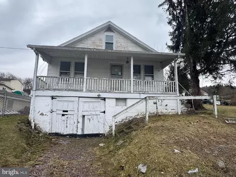 54 Spruce St, Nanticoke, PA 18634