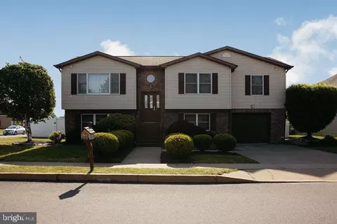 1017 Sarah St, Wilkes Barre, PA 18705