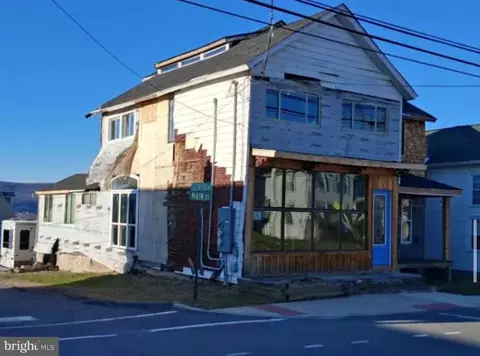 31 Main St, Pittston, PA 18640
