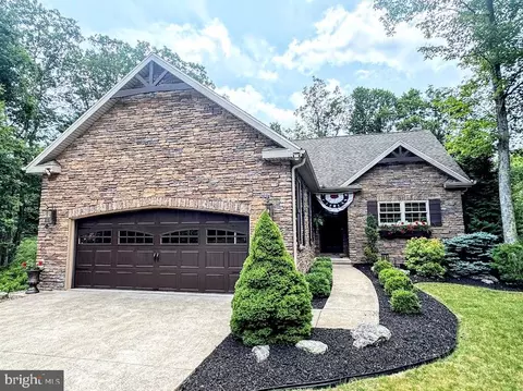 14 Winged Foot Dr, Hazle Township, PA 18202
