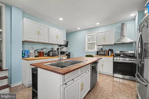 Kitchen - 616-616 Rear Seybert St, Hazleton, PA 18201 photo 1 of 2
