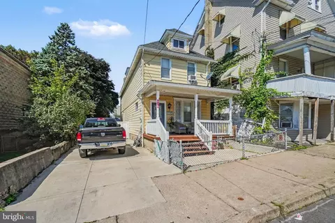Exterior - 616-616 Rear Seybert St, Hazleton, PA 18201 photo 3 of 7