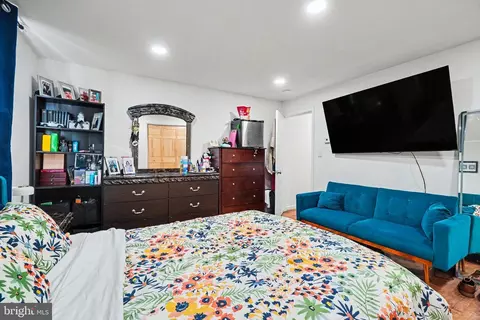 Bedroom - 616-616 Rear Seybert St, Hazleton, PA 18201 photo 4 of 9