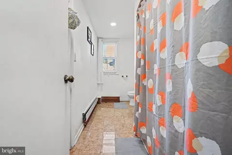 Entry Way - 616-616 Rear Seybert St, Hazleton, PA 18201 photo 2 of 6