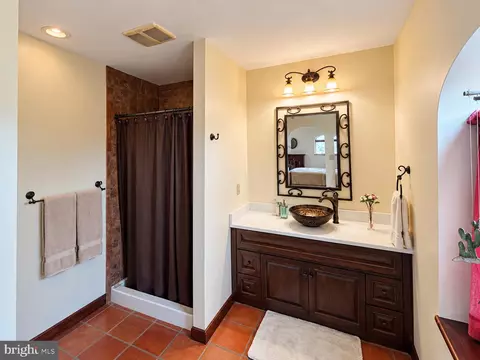 Bath - 336 E County Rd, Drums, PA 18222 photo 3 of 3