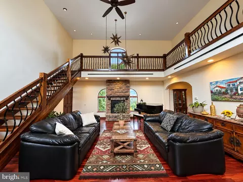 Living - 336 E County Rd, Drums, PA 18222 photo 1 of 1