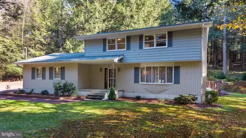 400 Beaupland Rd, Bear Creek, PA 18602