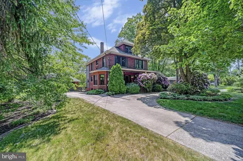 316 N Abington Rd, Clarks Green, PA 18411