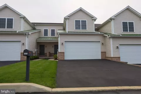 4003 Austen Close, Moosic, PA 18507