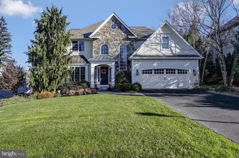 3 Woodridge Cir, South Abington, PA 18411