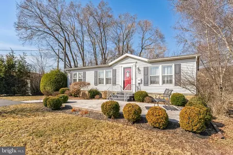 609 Benitez Dr, Archbald, PA 18403
