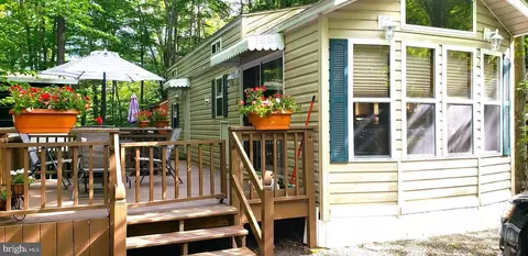N2121 Nature Drive, Covington Township, PA 18444